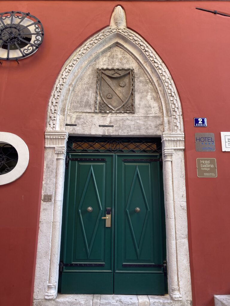 porte à Šibenik