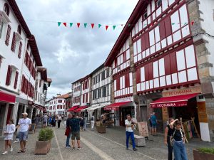 Visiter le village d'Espelette IMG_2865