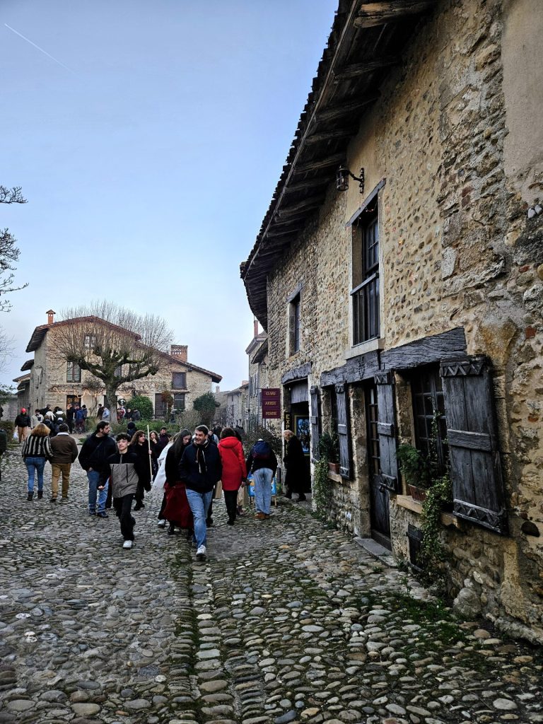 pérouges cité médiévale​