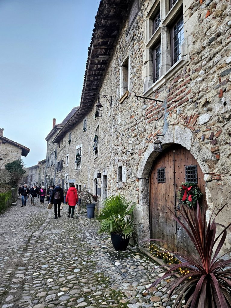 pérouges cité médiévale​