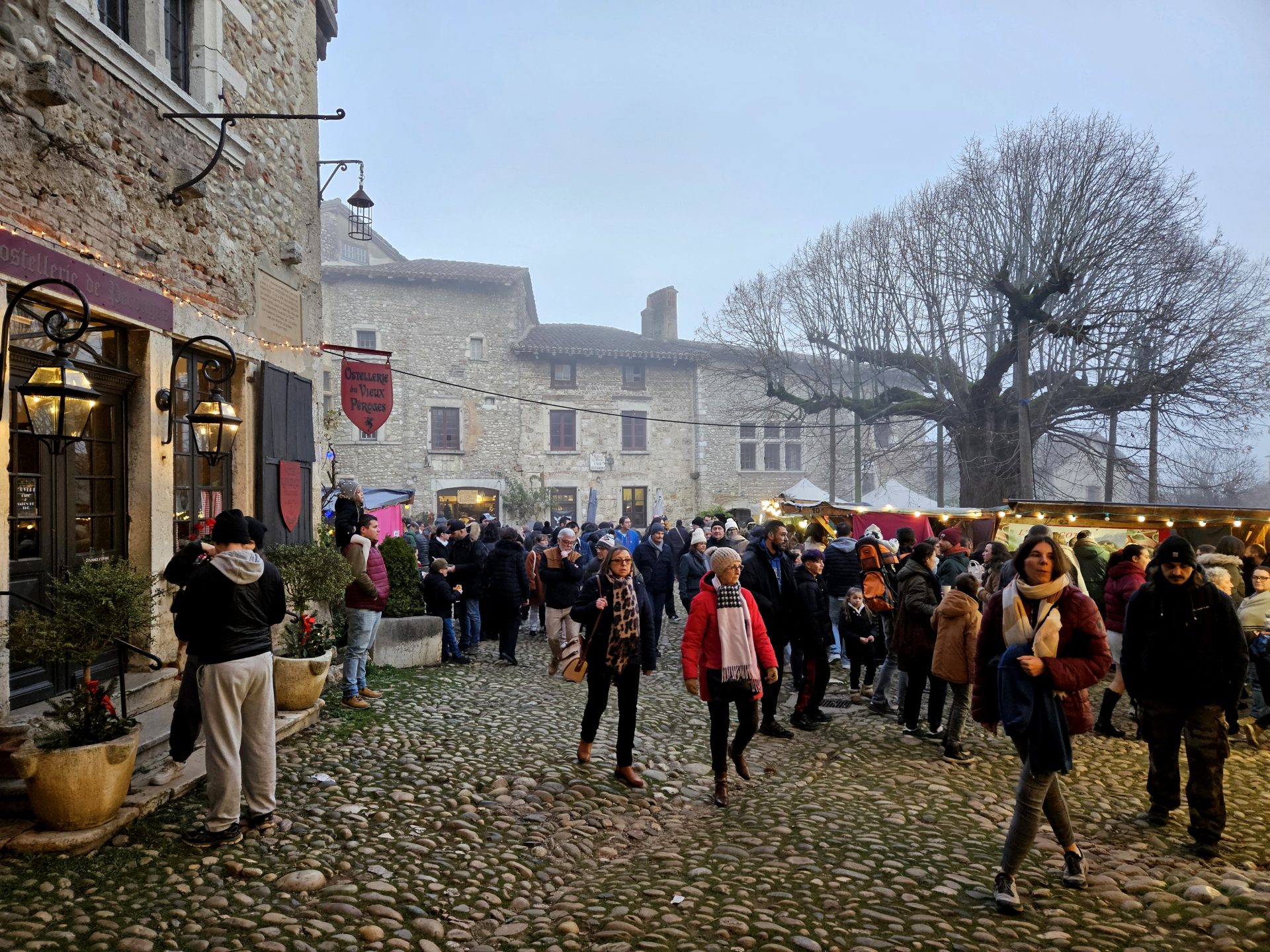 pérouges cité médiévale​