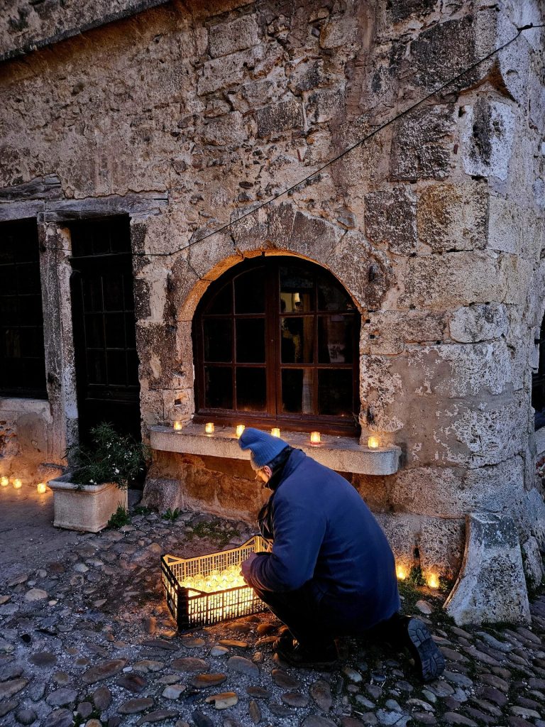 pérouges cité médiévale​